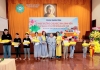 Chùa Thanh Tâm trao quà các em trong đạo tràng Pháp Hoa có thành tích học tập tốt