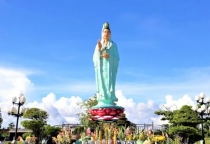 Quán Âm Phật Đài (Mẹ Nam Hải – TP Bạc Liêu)