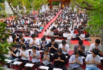 Hà Nội: Hơn 1.200 bạn trẻ tham dự lễ cầu nguyện trước các kỳ thi năm 2024 tại chùa Quan Âm