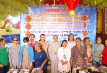 Chùa Pháp Thiền (Q.8) tổ chức khám bệnh, trao quà cho người khiếm thị