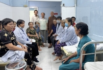 Ban Từ thiện xã hội Phật giáo Q.12 thực hiện chương trình mổ mắt cho bệnh nhân nghèo