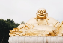 CÁC ANH LẤY QUYỀN GÌ MÀ YÊU CẦU PHẬT GIÁO CHÚNG TÔI TRỞ THÀNH MỘT TÔN GIÁO NGHÈO NÀN YẾM THẾ