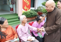 Bình Dương: Chư Tăng chùa Giác Ngộ Lan tỏa tình yêu thương bằng cảm xúc của trái tim từ bi