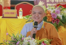 Bình Phước: Ni sư Thích Nữ Hương Nhũ chia sẻ pháp thoại đến 3000 tu sinh tại khóa tu - hội trại