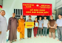 Kiên Giang: Ban Trị sự GHPGVN huyện Kiên Hải trao nhà Đại đoàn kết tại xã Lại Sơn