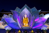 [Ảnh] Ngắm sắc màu độc đáo của lễ đài tại Việt Nam Quốc Tự kính mừng Phật đản Phật lịch 2568