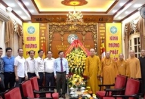 Hà Nội: Lãnh đạo Ủy ban TƯMTTQVN và Bộ Công an chúc mừng GHPGVN nhân mùa Phật đản 