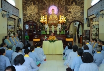 TP.HCM: Tịnh thất Pháp Thuỷ (Q.8) trang nghiêm khoá tu “Một ngày an lạc” lần 210 và trao học bổng cho học sinh