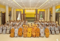 Tiền Giang: Ban Hoằng pháp GHPGVN tỉnh sách tấn đạo tràng tu tập Bát quan trai tại chùa Phước Thới