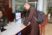 Học viện Phật giáo VN tại TP.HCM: Tăng, Ni thí sinh nhận phiếu báo danh dự thi tuyển sinh khóa XIX