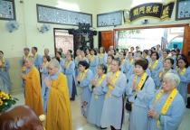 Tịnh thất Pháp Thủy (Q.8) tổ chức khóa tu "Một ngày an lạc" và trao học bổng cho học sinh