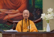 Đức Pháp chủ GHPGVN sách tấn và trao học bổng đến Tăng Ni sinh Học viện Phật giáo VN tại TP.HCM