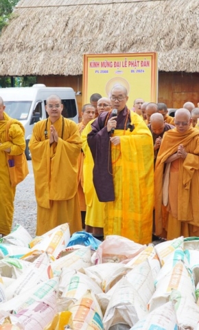 Tiền Giang: Hơn 100 ngàn con cá giống được thả về với thiên nhiên nhân dịp Đại lễ Phật Đản PL.2568