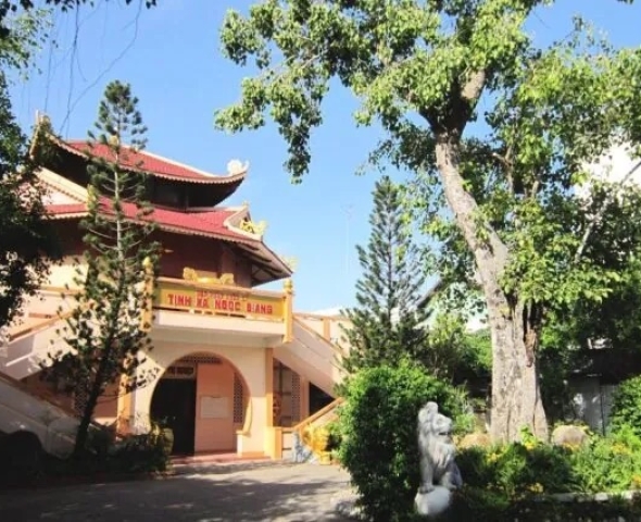 Tịnh Xá Ngọc Giang (Long Xuyên, An Giang)