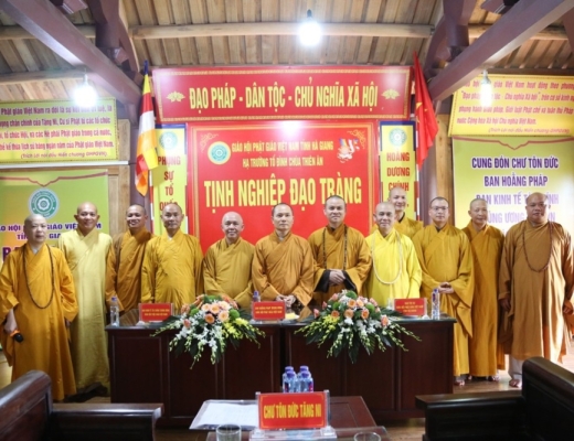 Ban Hoằng pháp, Ban Kinh tế - Tài chính T.Ư thăm, cúng dường trường hạ tại Hà Giang và Tuyên Quang.