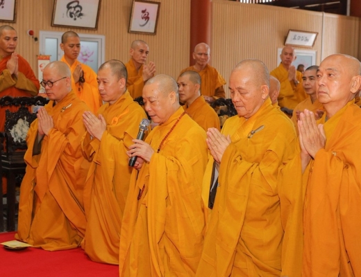 Ban Hoằng pháp và Ban Kinh tế Tài chính TƯ vấn an Hòa thượng Chủ tịch, thăm trường hạ thiền viện Quảng Đức