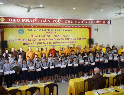 Đà Nẵng: Ban Từ thiện xã hội Trung ương thăm, làm việc và tặng quà tại Đà Nẵng
