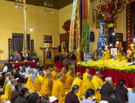 Người dân đến chùa cầu siêu, tưởng niệm Tổng Bí thư Nguyễn Phú Trọng