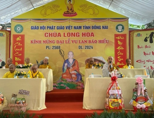 Đồng Nai: Phân ban TTXH Giáo dục TƯ (chùa Long Hoa) tổ chức tặng quà đến gia đình khó khăn nhân Đại lễ Vu lan PL.2568