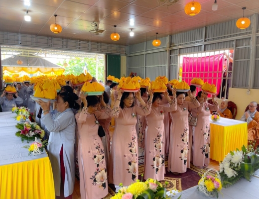 Kiên Giang: Điểm sinh hoạt tôn giáo tập trung Minh Quang tổ chức lễ Vu lan Báo hiếu và dâng y ca sa PL.2568