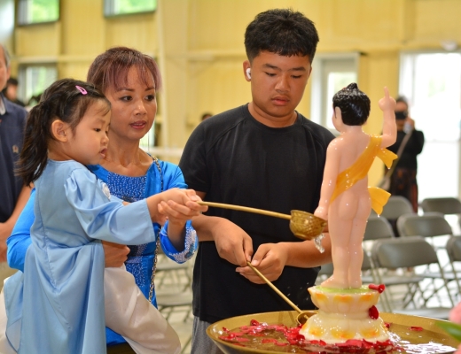 Góc nhìn từ hải ngoại: Thử tìm hiểu yếu tố giúp ngôi chùa phát triển vững mạnh 
