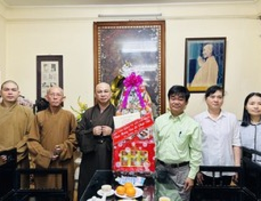 Ban Trị sự GHPGVN Q.Phú Nhuận, H.Bình Chánh tiếp đoàn Ban Tôn giáo TP.HCM đến chúc mừng Phật đản 