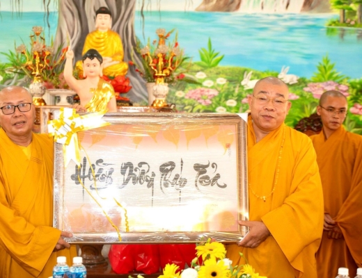 Bình Thuận: Thường trực Ban Trị sự Phật giáo tỉnh làm việc và cúng dường trường hạ H.Tuy Phong